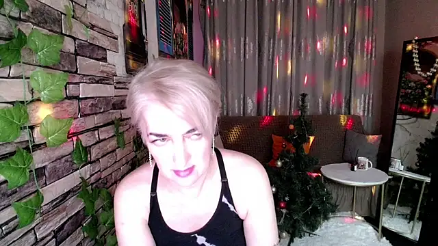 Hot Girl87 online show from January 2025 06:30:01 PM