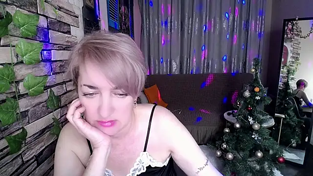 Hot Girl87 online show from January 2025 10:15:01 PM