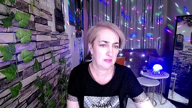 Hot Girl87 online show from January 2025 07:46:01 PM