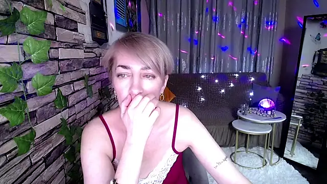 Hot Girl87 online show from January 2025 09:54:01 PM