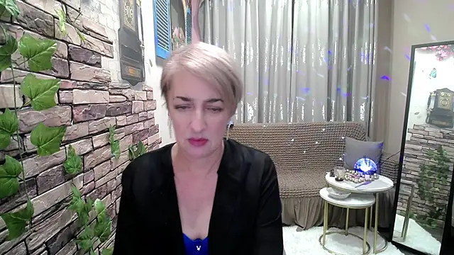 Hot Girl87 online show from January 2025 08:24:01 PM