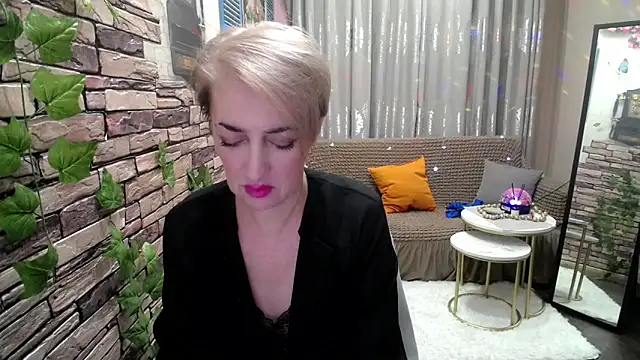 Hot Girl87 online show from January 2025 05:56:02 PM