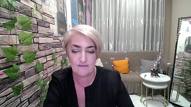 Hot Girl87 online show from February 2025 02:57:01 PM