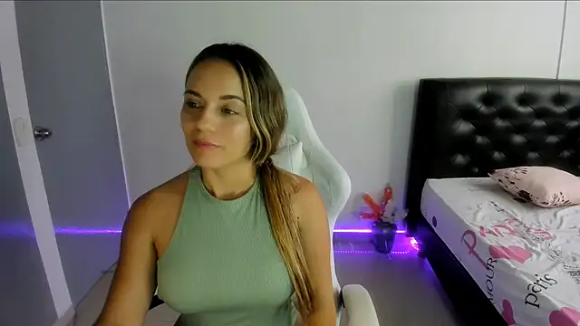 Snapshot of Sara_lopez_28 chatting on March 2025 05:34:02 PM Sara lopez 28 online show from March 2025 05:34:02 PM