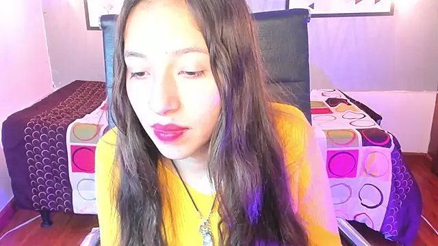 Snapshot of Valeria_roussi chatting on December 2024 08:00:02 PM Valeria roussi online show from December 2024 08:00:02 PM