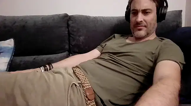 basquehotboy online show from December 2024 11:09:02 PM