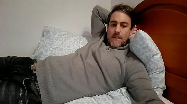 basquehotboy online show from December 2024 04:43:01 PM