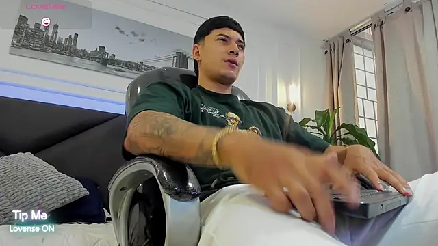 Damian23   online show from February 2026 12:23:01 PM