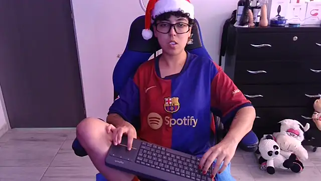 thomascooper7 online show from December 2025 06:59:02 PM