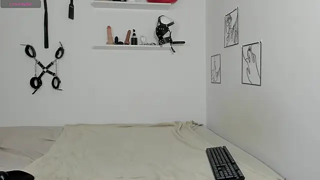 Snapshot of Sabrina_Rosse__ chatting on October 2025 11:55:02 AM Sabrina Rosse online show from October 2025 11:55:02 AM