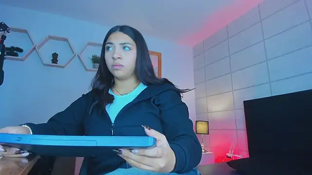 Christine Laam online show from October 2025 12:28:01 PM