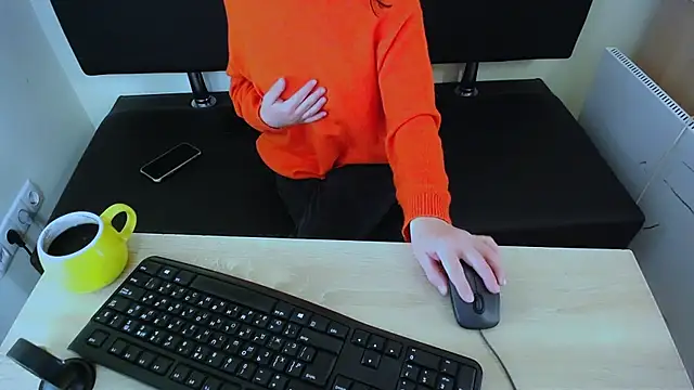 LaimaV  online show from November 2025 07:43:02 AM