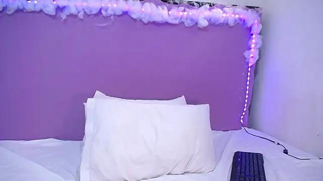 Snapshot of Amberhernandez chatting on March 2025 06:32:01 PM Amberhernandez online show from March 2025 06:32:01 PM