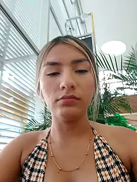 Snapshot of GIRL_DONCELLA chatting on December 2024 10:07:01 PM GIRL DONCELLA online show from December 2024 10:07:01 PM