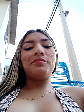 Snapshot of GIRL_DONCELLA chatting on January 2025 10:39:01 PM GIRL DONCELLA online show from January 2025 10:39:01 PM