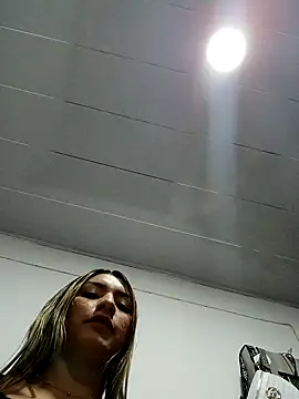 Snapshot of GIRL_DONCELLA chatting on January 2025 11:02:01 PM GIRL DONCELLA online show from January 2025 11:02:01 PM