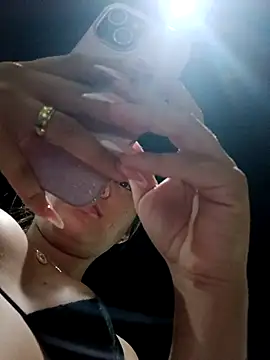 Snapshot of GIRL_DONCELLA chatting on November 2025 03:39:02 AM GIRL DONCELLA online show from November 2025 03:39:02 AM