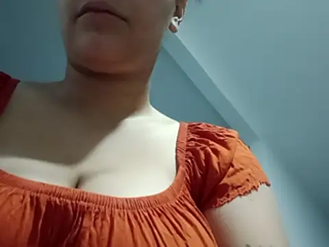 Snapshot of scarlett_diamond11 chatting on January 2026 11:19:01 PM scarlett diamond11 online show from January 2026 11:19:01 PM