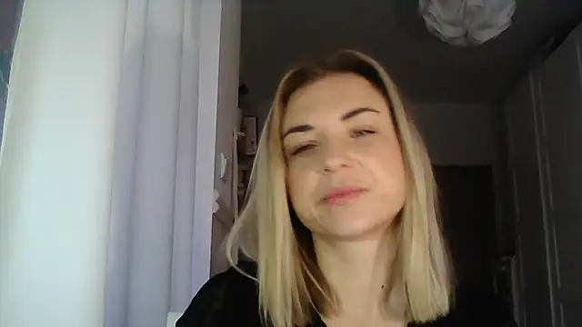 Snapshot of ashley_xlove chatting on January 2025 07:42:01 AM ashley xlove online show from January 2025 07:42:01 AM