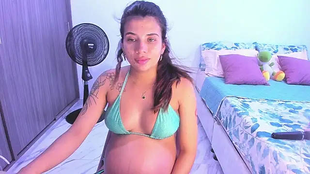 Snapshot of adop_me__ chatting on December 2024 10:13:02 PM adop me   online show from December 2024 10:13:02 PM