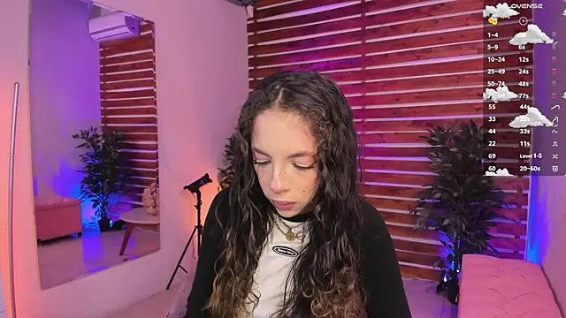 Snapshot of Sapphire_Venuss chatting on November 2025 02:11:02 AM Sapphire Venuss online show from November 2025 02:11:02 AM