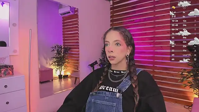 Snapshot of Sapphire_Venuss chatting on November 2025 12:43:02 AM Sapphire Venuss online show from November 2025 12:43:02 AM