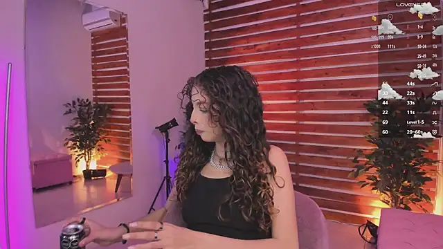 Snapshot of Sapphire_Venuss chatting on November 2025 01:17:01 AM Sapphire Venuss online show from November 2025 01:17:01 AM