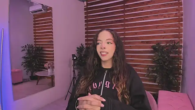 Snapshot of Sapphire_Venuss chatting on November 2025 02:13:01 AM Sapphire Venuss online show from November 2025 02:13:01 AM