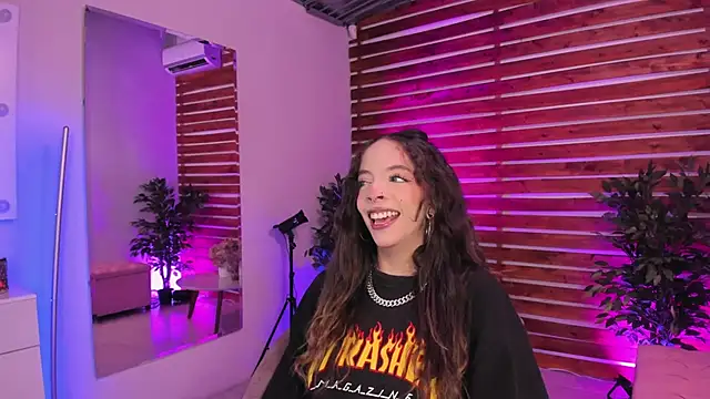 Snapshot of Sapphire_Venuss chatting on November 2025 12:57:01 AM Sapphire Venuss online show from November 2025 12:57:01 AM