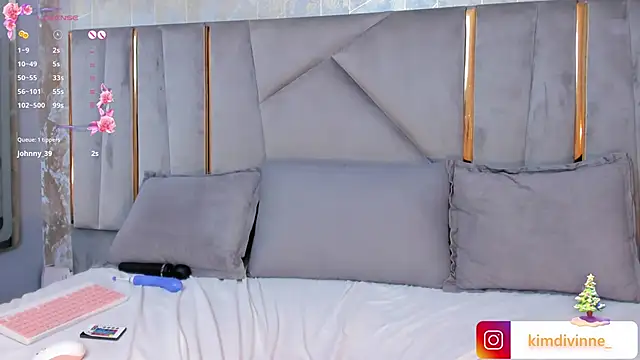 KimDevinne online show from December 2024 11:42:02 AM