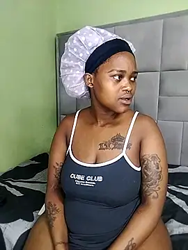 ThickPearlx23 online show from November 2025 06:54:01 PM