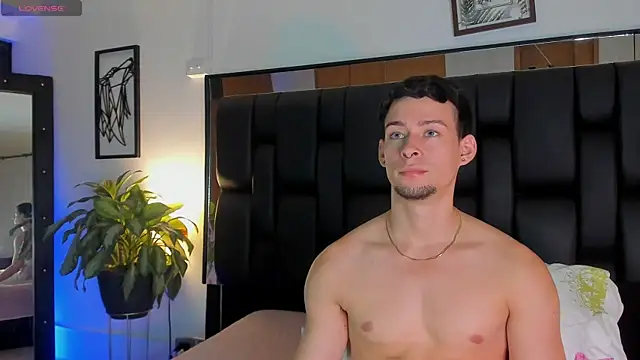 JadeSmiith  online show from November 2025 10:42:01 PM