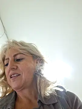 almaluna7 online show from March 2025 11:37:02 PM