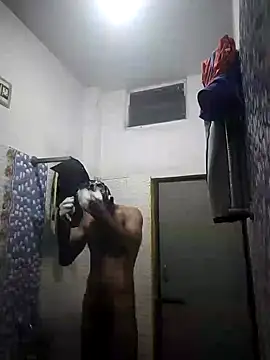 Snapshot of loganwollf chatting on January 2025 02:04:01 PM loganwollf online show from January 2025 02:04:01 PM