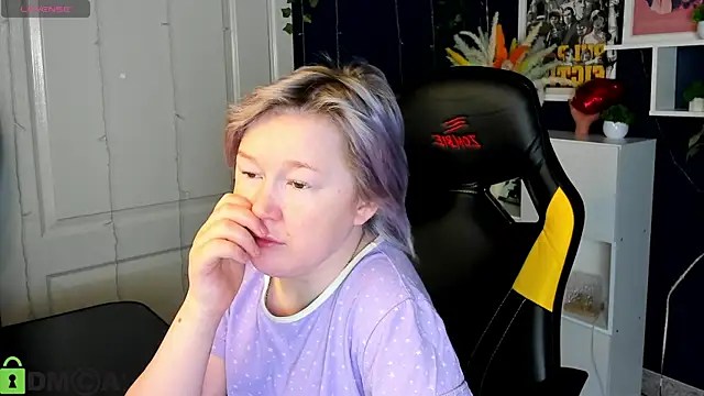 Sara Robinson online show from May 2026 03:02:01 AM