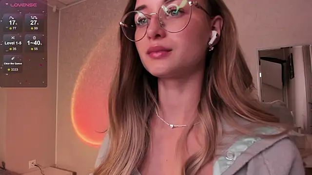 Tiffanyhunt online show from September 2025 01:27:01 PM