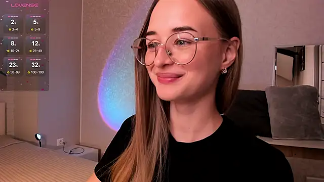 Tiffanyhunt online show from October 2025 01:14:01 PM