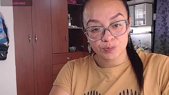 Snapshot of miia-big1boobs_ chatting on July 2026 05:10:02 PM miia-big1boobs online show from July 2026 05:10:02 PM