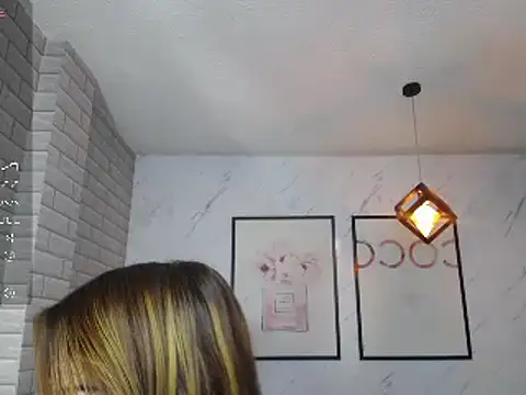 Snapshot of _Charlotte_v chatting on March 2025 02:07:01 PM Charlotte v online show from March 2025 02:07:01 PM