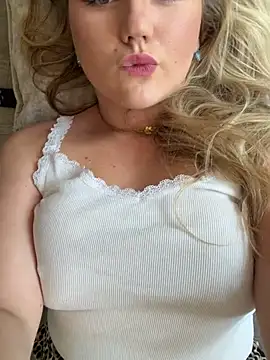 scarletseduction  online show from July 2026 12:42:02 PM