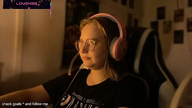 Snapshot of JacyWinslat chatting on October 2025 05:33:02 PM JacyWinslat online show from October 2025 05:33:02 PM