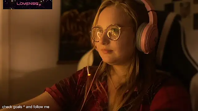 Snapshot of JacyWinslat chatting on October 2025 08:47:01 PM JacyWinslat online show from October 2025 08:47:01 PM