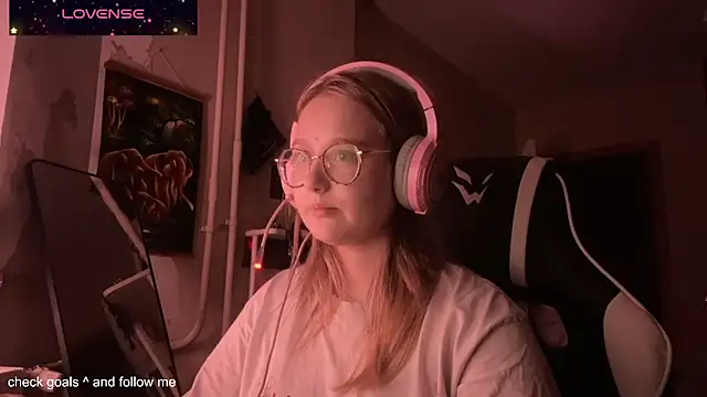 Snapshot of JacyWinslat chatting on November 2025 05:33:02 PM JacyWinslat online show from November 2025 05:33:02 PM