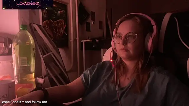 Snapshot of JacyWinslat chatting on November 2025 03:52:02 PM JacyWinslat online show from November 2025 03:52:02 PM