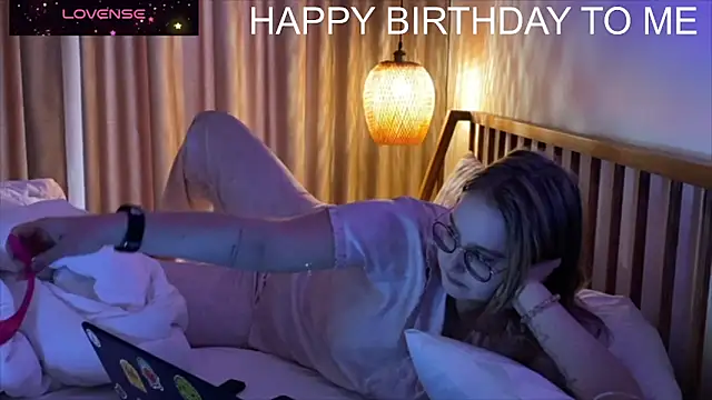 Snapshot of JacyWinslat chatting on December 2025 01:22:02 AM JacyWinslat online show from December 2025 01:22:02 AM