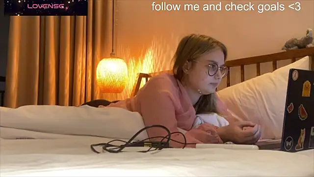 Snapshot of JacyWinslat chatting on December 2025 11:04:02 AM JacyWinslat online show from December 2025 11:04:02 AM