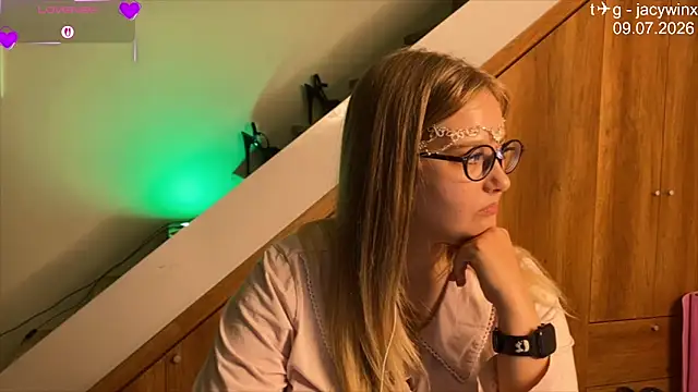 JacyWinslat online show from July 2026 01:37:01 PM