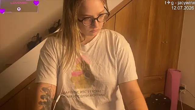 JacyWinslat online show from July 2026 02:20:02 PM
