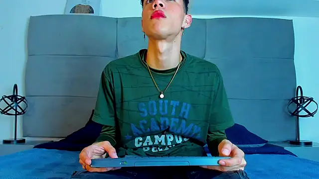 NeoRaptis online show from March 2025 08:31:01 PM