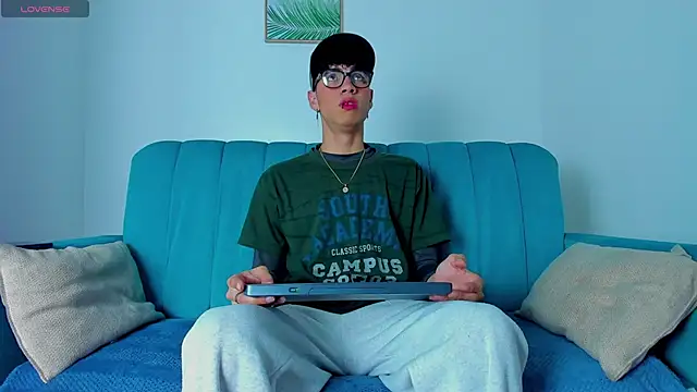 NeoRaptis online show from March 2025 08:15:02 PM